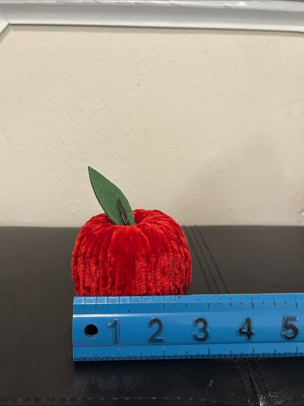 LAST SET! Red Velvet-like Apple Decor Set - Picture 4 of 4